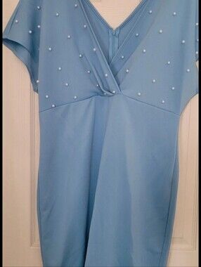 Light Blue Pearl-Embellished V-Neck Women's Formal Dress